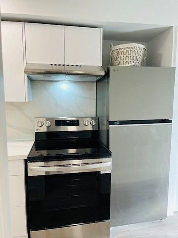 For Lease - 2961 Lakeshore Boulevard Unit# 4, Toronto, Ontario - Photo 4