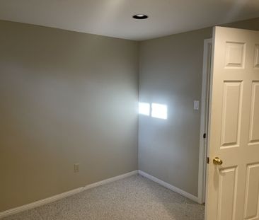 For Lease - 192 Tamarac Trail, Aurora, Ontario - Photo 5