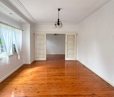 Comfortable Family Living Close to Amenities - Photo 5