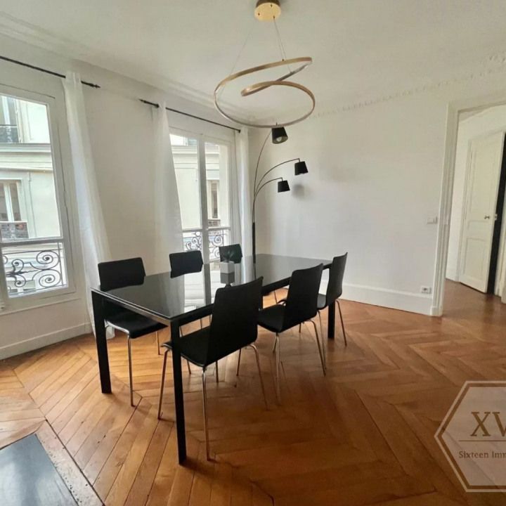 Appartement • Elysées-Madeleine - Photo 1