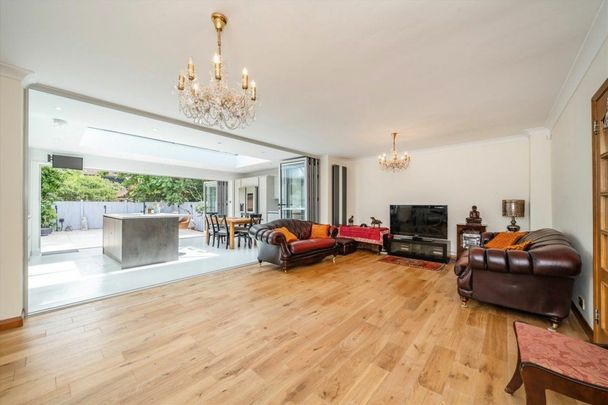 Springfield Avenue, Hampton, TW12 - Photo 1