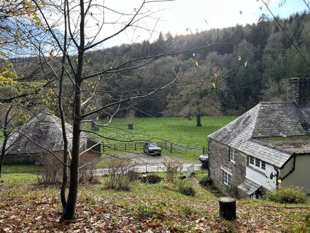 A character three bedroom Cottage in a peaceful location forming part of the Trebartha Estate to let on an Assured Shorthold Tenancy for an initial period of 12 - Photo 3