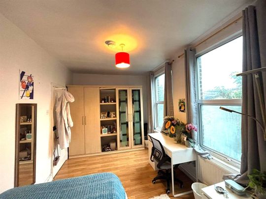 3 Bed Terraced House, Loraine Mansions, N7 - Photo 1