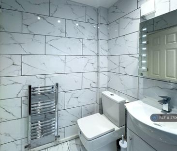 2 bedroom terraced house to rent - Photo 6