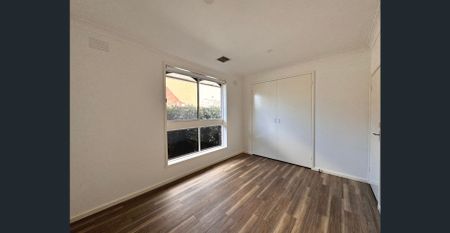 Renovated 3-Bedroom Home in Prime Location! - Photo 5