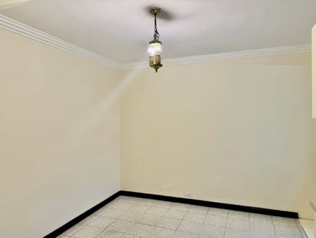 Freshly Painted & Full Brick Town House - Photo 3