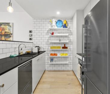 Modern Living on the Foreshore - Photo 6