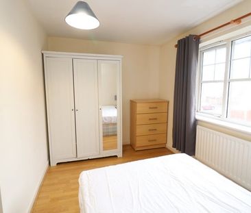 Room in a Shared House, Ann Moss Way, SE16 - Photo 3