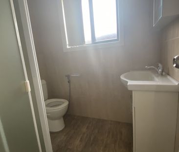 2 BEDROOM GRANNY FLAT WITH PRIVATE ACCESS - Photo 3