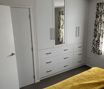 Light & bright fully furnished 2 bedroom with gym - Photo 6