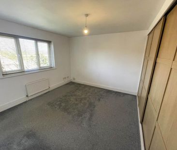 4 bedroom detached house to rent - Photo 3