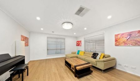 4 Bedroom Home, In A Sought After Location - Photo 5