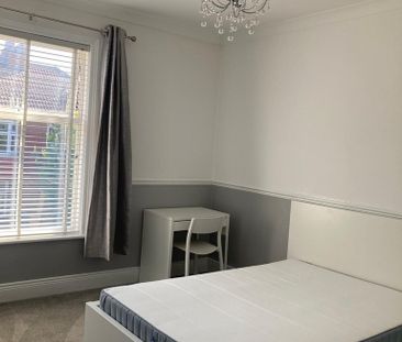 Yearsley Crescent, Huntington - P10732 - Photo 4