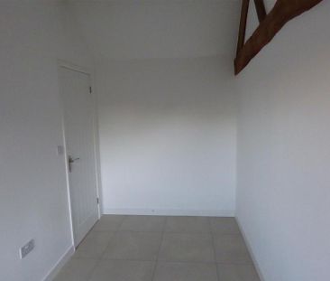 2 bedroom semi-detached bungalow to rent - Photo 6