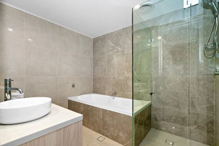 Deluxe Split‑Level Luxury Apartment in the Heart of Parramatta - Photo 4