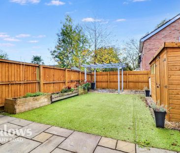 3 bedroom end of terrace house to rent - Photo 2