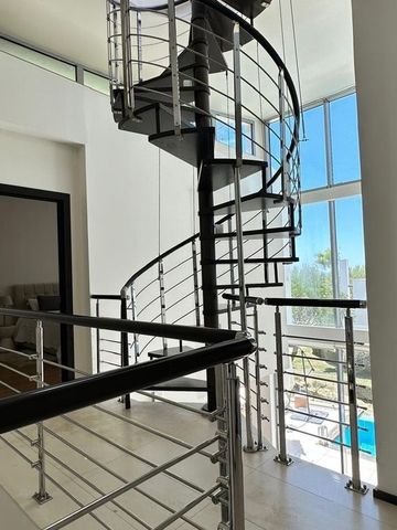5 bedroom luxury Villa for rent in The Golden Mile, Spain - Photo 3