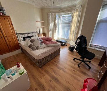 4 bedroom terraced house to rent - Photo 6