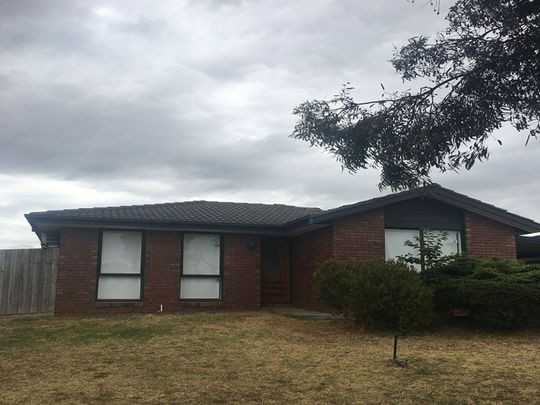 Modern Street Facing Home in a Great Location&excl; - Photo 1