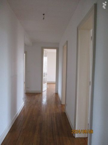 VOUZIERS, un appartement de type F3 de 120 m². - Photo 4