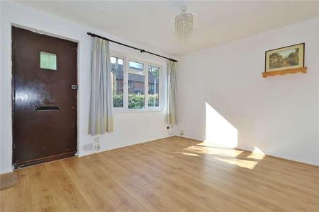 Tintagel Way, Woking, Surrey, GU22 - Photo 2