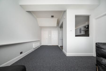 3 Bed Flat, Stanton Court, N3 - Photo 2