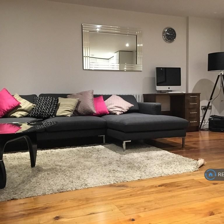 2 bedroom flat to rent - Photo 1