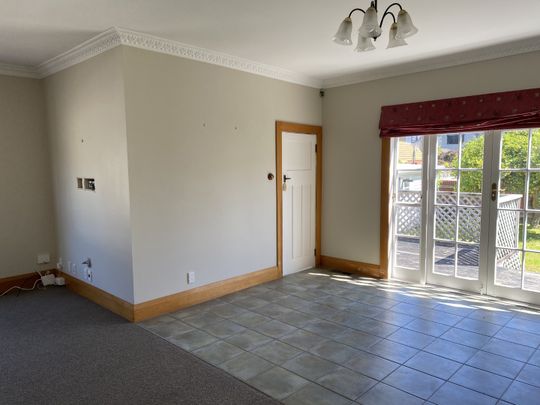 Beautiful in boulcott! - Photo 1