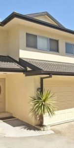 Beautiful Three-Bedroom Townhouse in Quiet Location - Photo 3