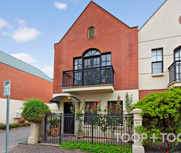 Two bedroom Two bathroom townhouse in Norwood - Photo 5