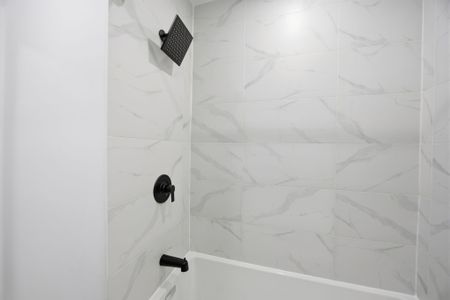 For Lease - 70 Burnaby Boulevard Unit# Main, Toronto, Ontario - Photo 4