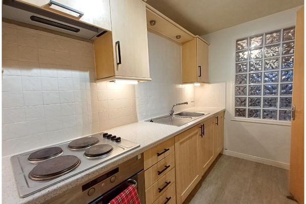 2 bed flat for rent in The Shore - Photo 1