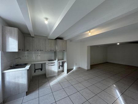 Location Appartement 1 pièce 39m² ROUGIERS 83170 - Photo 3