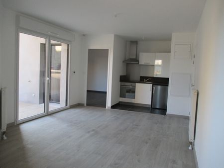 Location Appartement 2 pièces 38m² ORLEANS 45000 - Photo 2