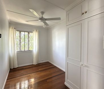 Spacious Family Home in the Heart of Wynnum - Photo 3