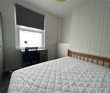 4 bedroom terraced house to rent - Photo 5