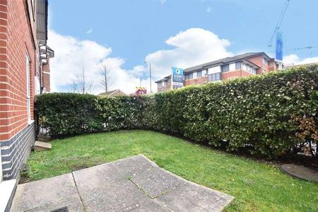 Bridge Court, Bridge Avenue, Maidenhead, Berkshire, SL6 - Photo 2