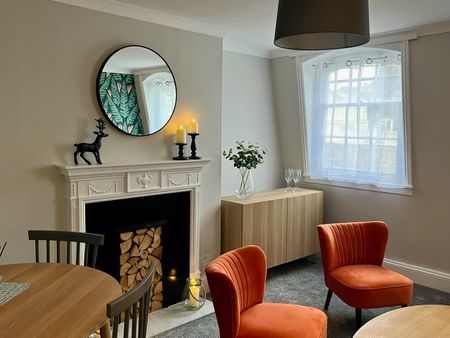 2 Bed Flat, Portland Place, BN2 - Photo 2