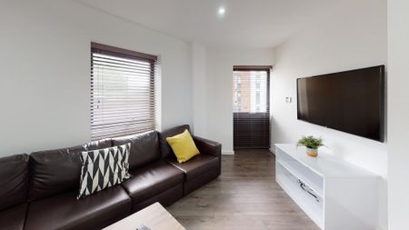 7 bedroom flat to rent - Photo 2