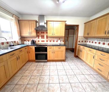 2 bedroom detached bungalow to rent - Photo 2