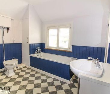 2 bedroom end of terrace house to rent - Photo 6