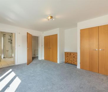 3 bedroom apartment to rent - Photo 5
