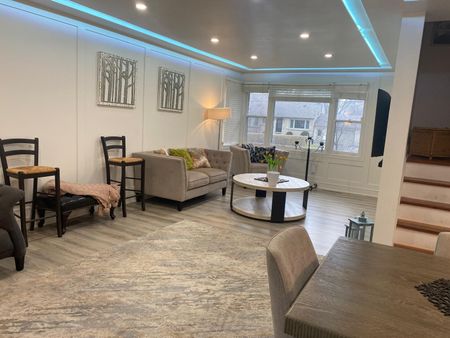 For Lease - 11 Morton Avenue, East Gwillimbury, Ontario - Photo 2