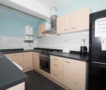 Coronation Street, Salford - Photo 5