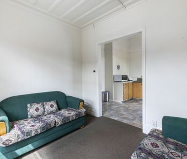 Close to Uni! - Photo 2