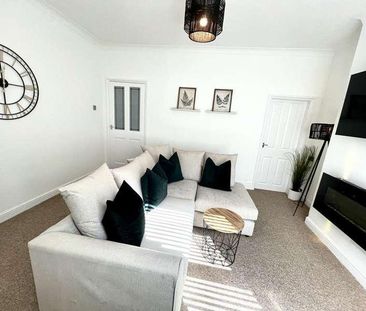 Luxury Bedroom Apartment, LN1 - Photo 3