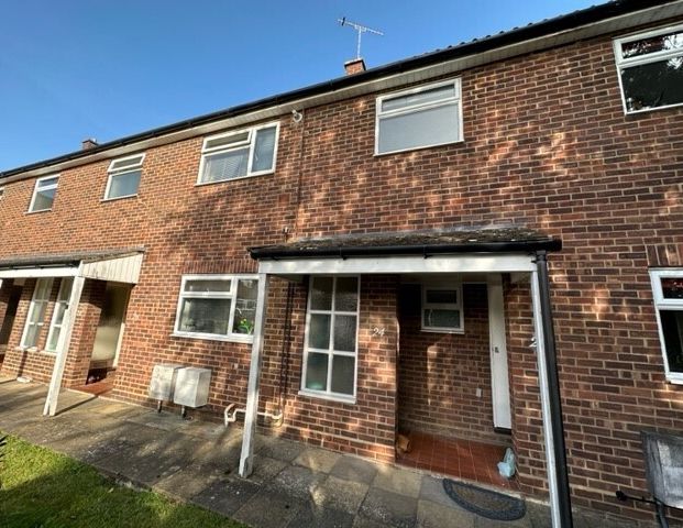 Augustine Way, Chelmsford, CM3 - Photo 1