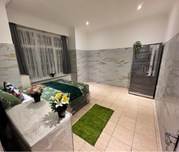 4 bedroom terraced house to rent - Photo 6