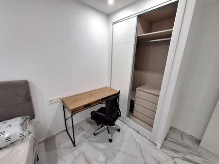 REF.7724 – Modern 2-Bedroom Apartment in Alegría 22 Next to Parque de las Naciones - Photo 2