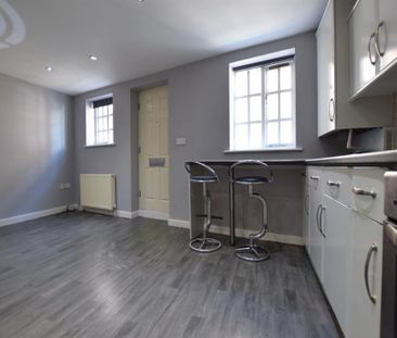 2 Bedroom Terraced To Let - Photo 3